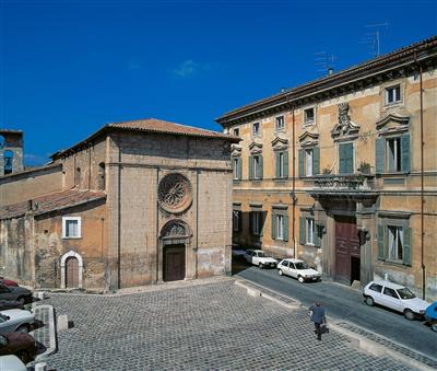 Piazza Santa Maria di Roio