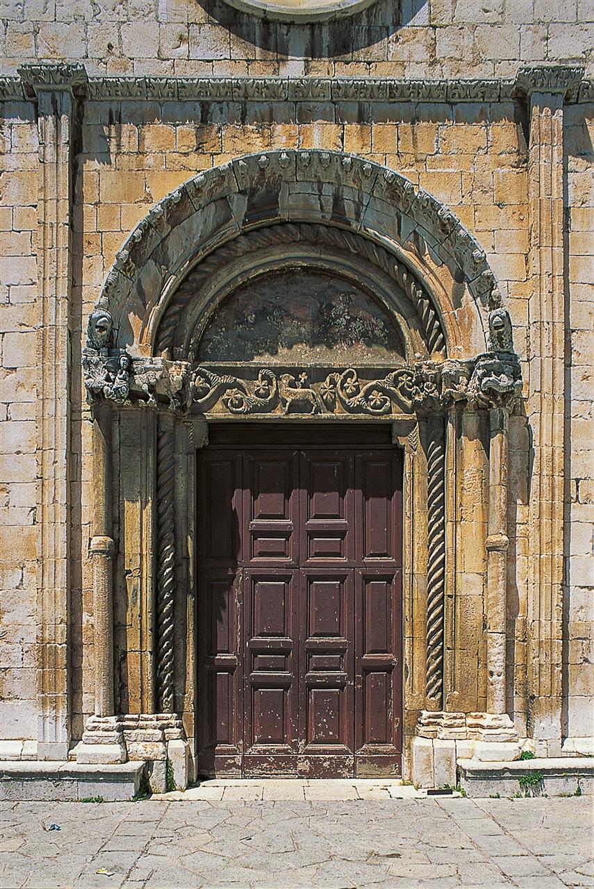 Piazza Santa Maria di Roio